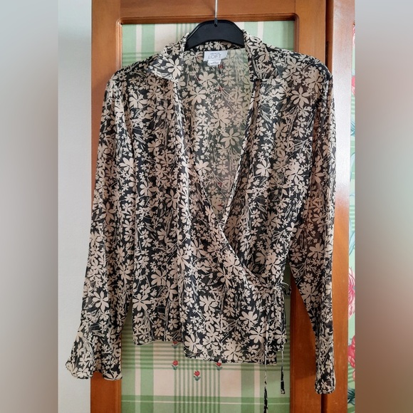 Vintage silk wrap blouse - Picture 2 of 4